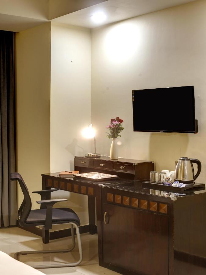 Lime Stays B&B Gk-2 At Greater Kailash Metro South Delhi Nearby Saket Select City Új-Delhi Kültér fotó