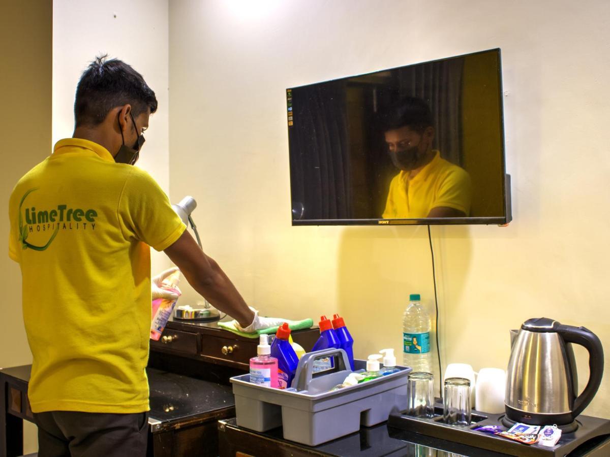 Lime Stays B&B Gk-2 At Greater Kailash Metro South Delhi Nearby Saket Select City Új-Delhi Kültér fotó