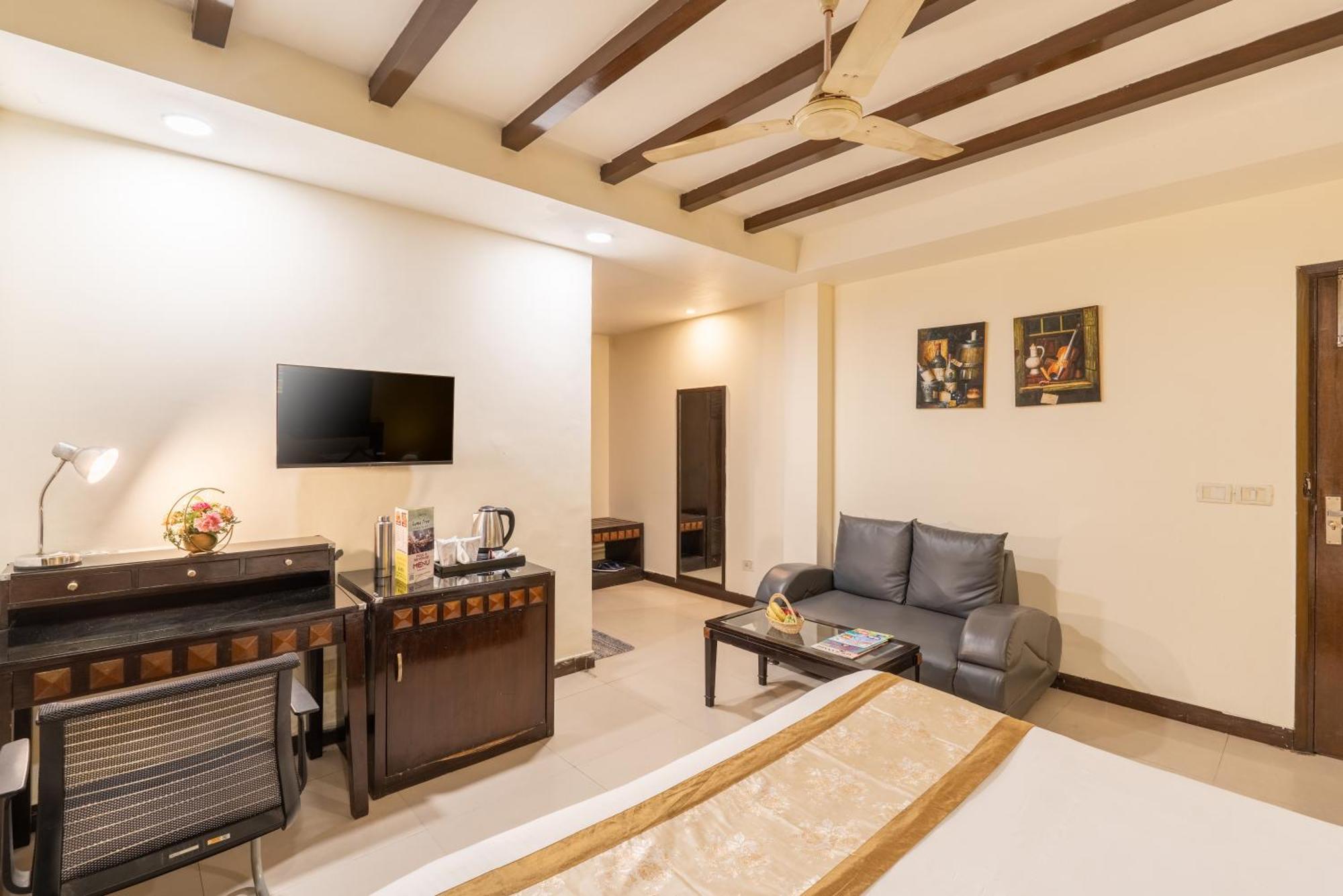 Lime Stays B&B Gk-2 At Greater Kailash Metro South Delhi Nearby Saket Select City Új-Delhi Kültér fotó