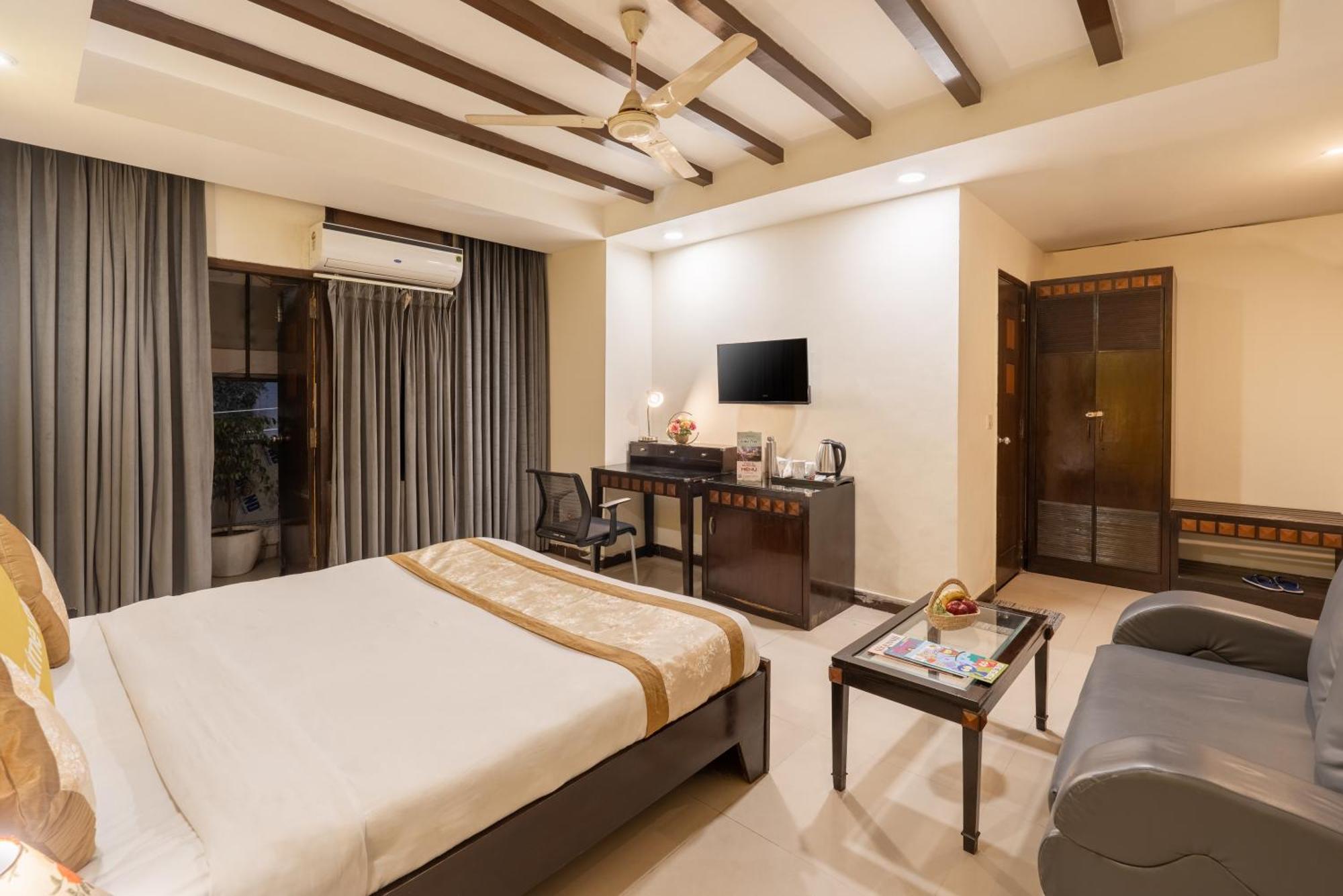 Lime Stays B&B Gk-2 At Greater Kailash Metro South Delhi Nearby Saket Select City Új-Delhi Kültér fotó